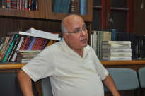 السيد عبد القادر سطل "سأكون أول من يقف أمام أي جرافة تحاول تدنيس ارض العجمي"